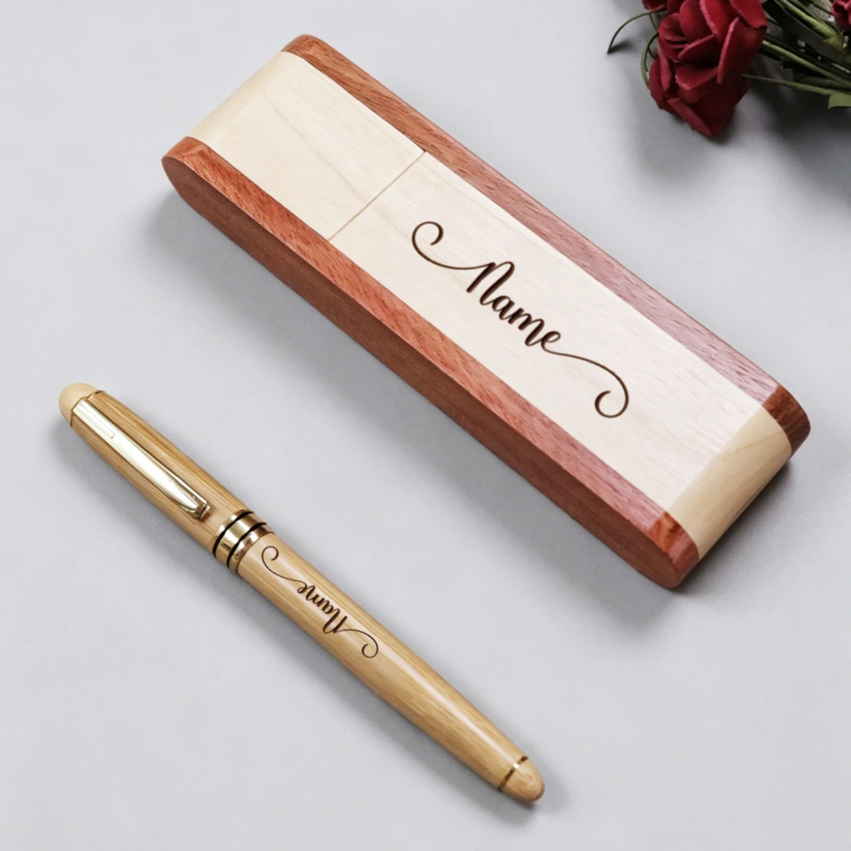 Stylo personnalisé avec support en bois – Image 8